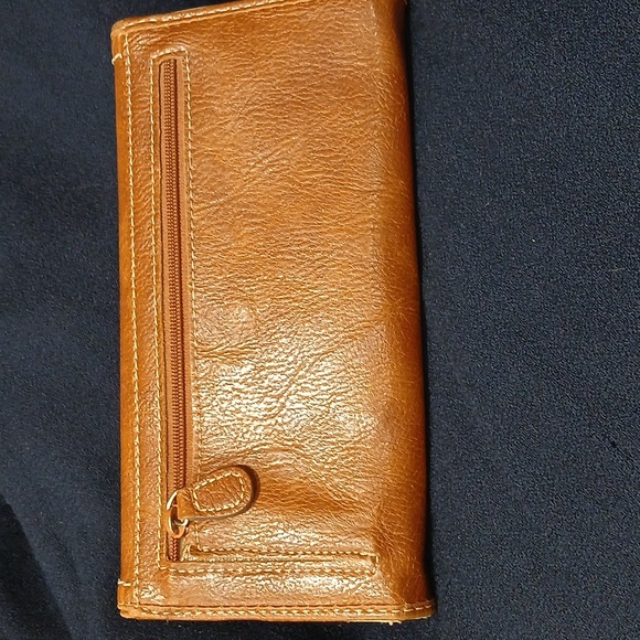Liz Claiborne Tan Leather Wallet - Picture 3 of 9